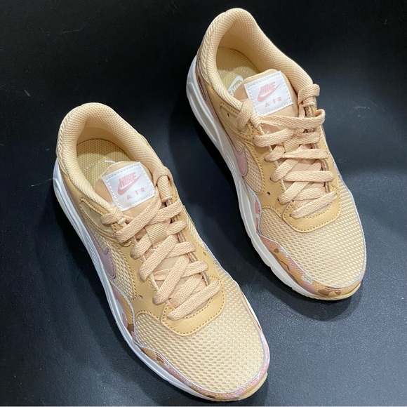 New Nike Air Max Sneakers - Picture 3 of 6